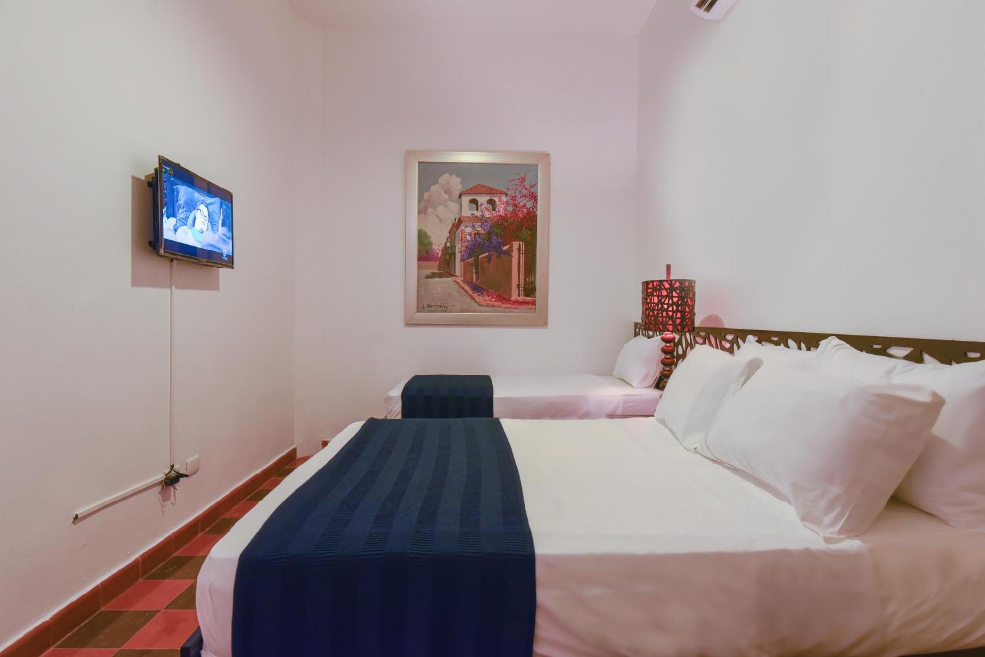Ph 19 Guesthouse Hotel In Gazcue Santo Domingo Room photo