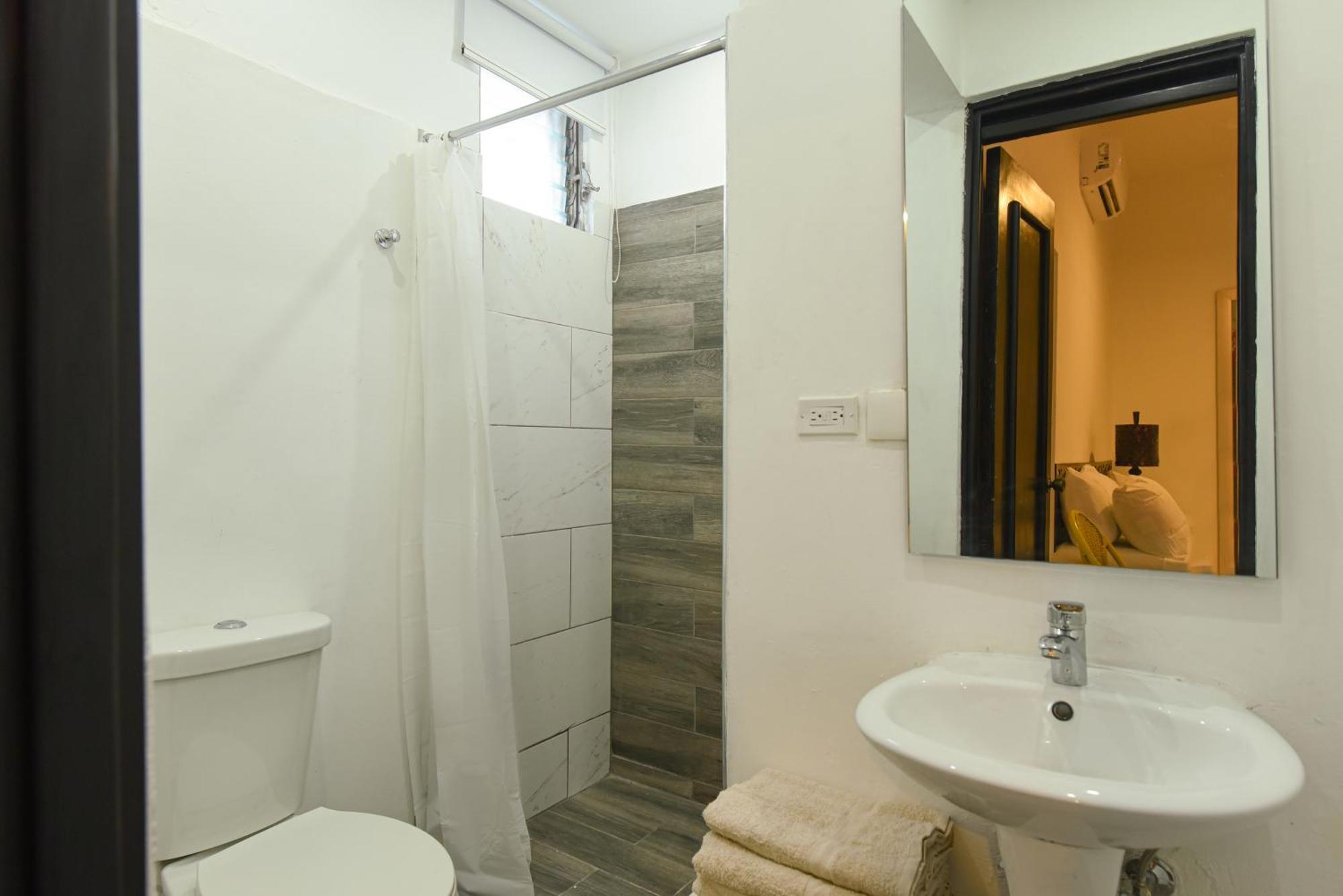Ph 19 Guesthouse Hotel In Gazcue Santo Domingo Room photo